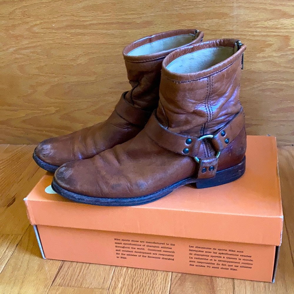 FRYE ANKLE BOOTS